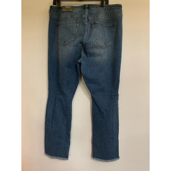 Torrid High Rise Button Fly Straight 14R NWT Denim Distressed Women Cropped Jean - Picture 3 of 10